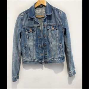 GAP blue jean jacket size XS